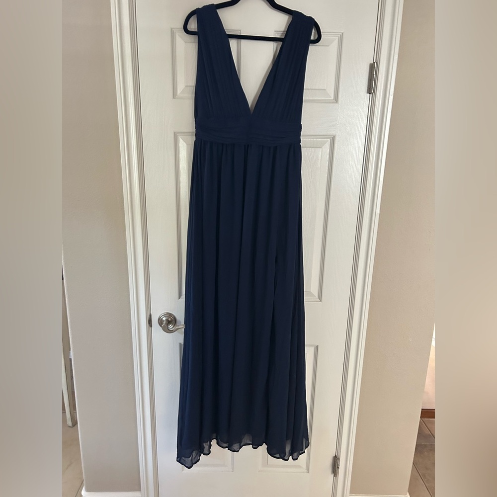 Elegant Lulus Navy Blue Maxi Dress, NWT, size medium